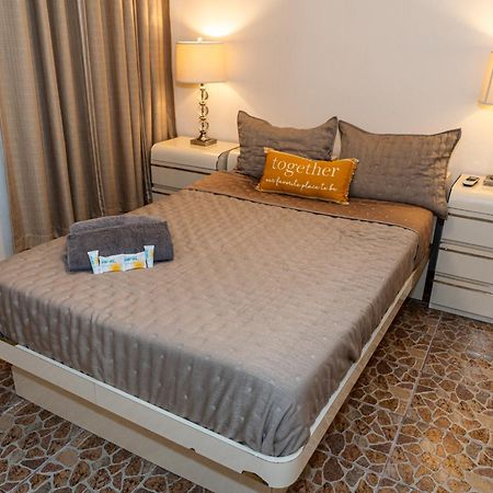 Compact Haven With Private Entrance And Free Parking And Laundry Lejlighed Ponce Eksteriør billede