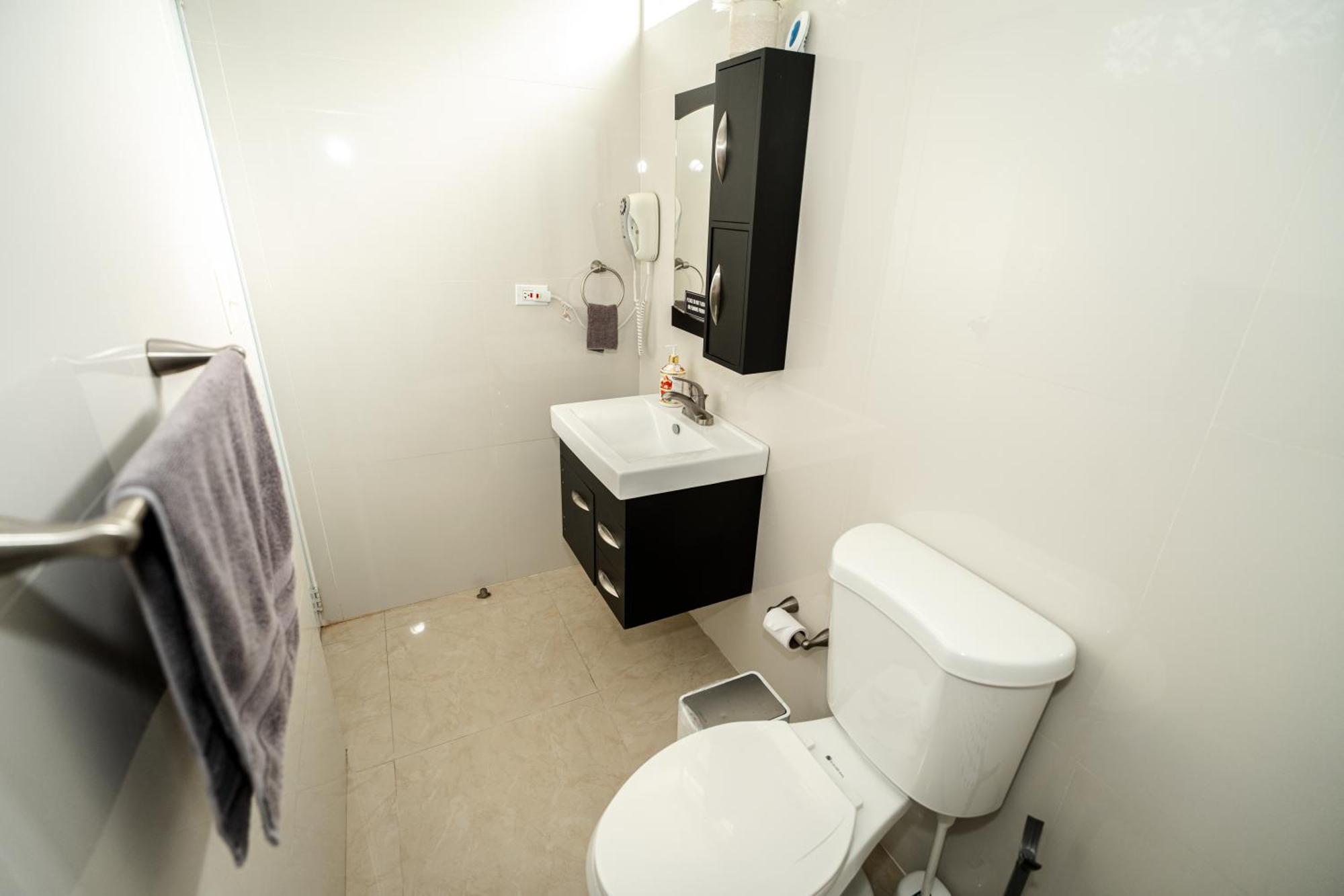 Compact Haven With Private Entrance And Free Parking And Laundry Lejlighed Ponce Eksteriør billede