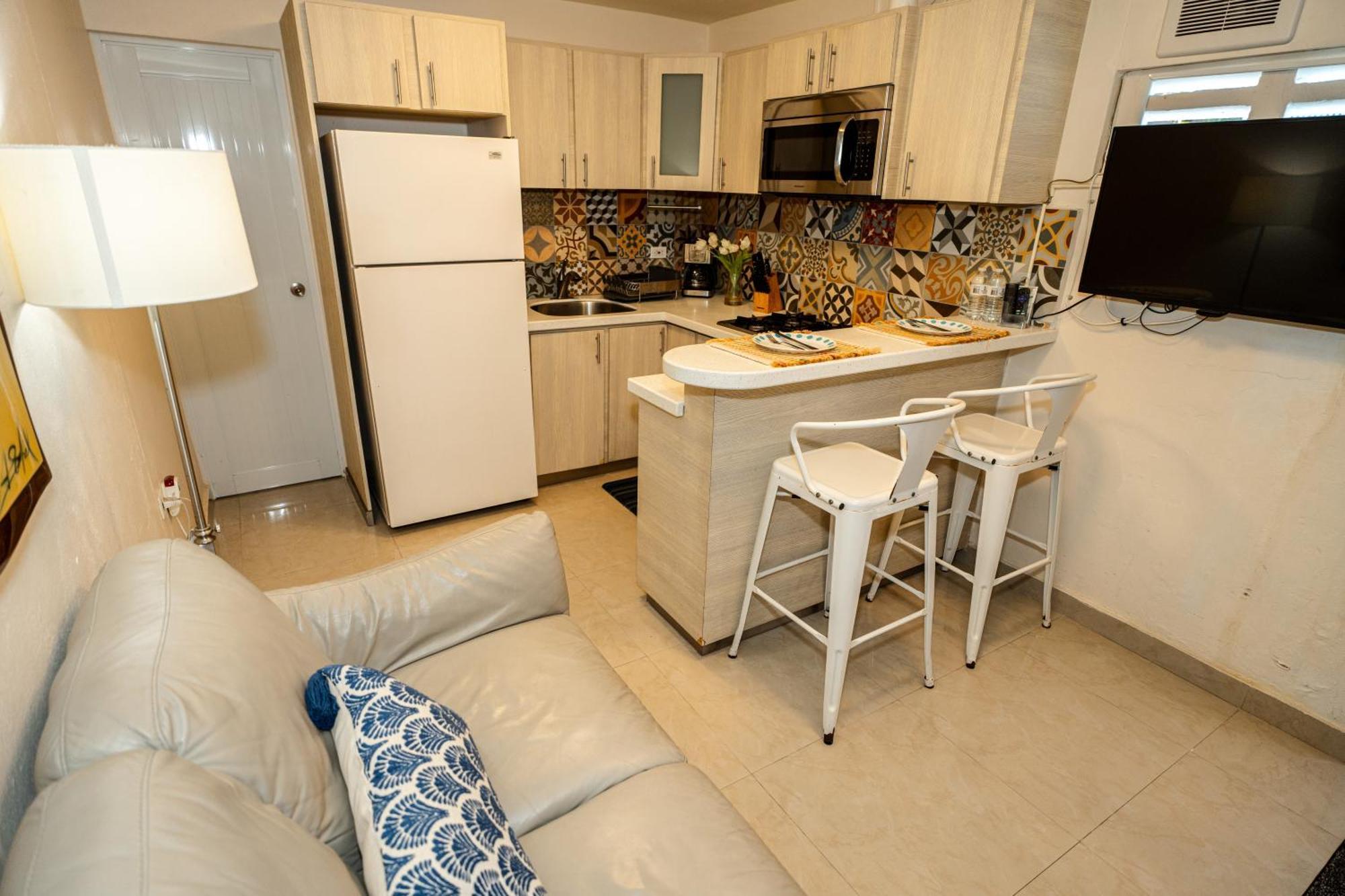 Compact Haven With Private Entrance And Free Parking And Laundry Lejlighed Ponce Eksteriør billede